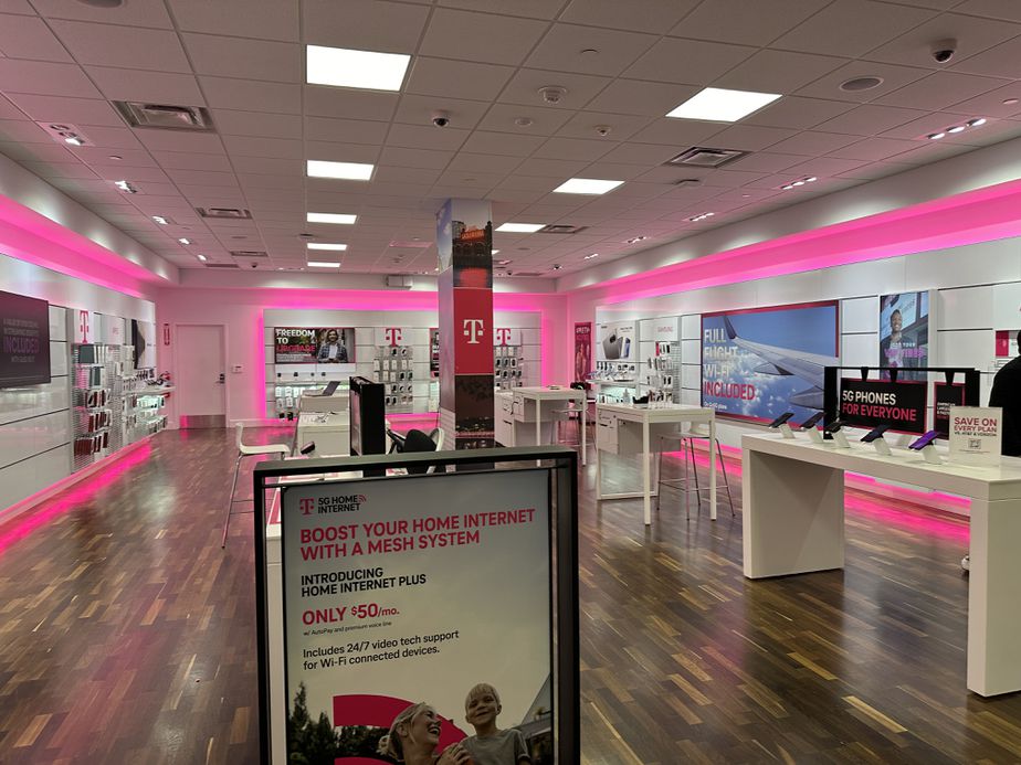 Interior photo of T-Mobile Store at The Mall At Short Hills, Short Hills, NJ