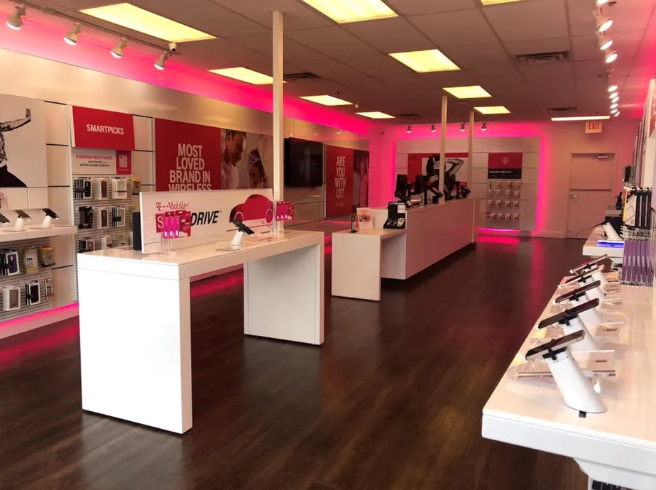  Interior photo of T-Mobile Store at Fawcett Rd & Post Blvd, Avon, CO 