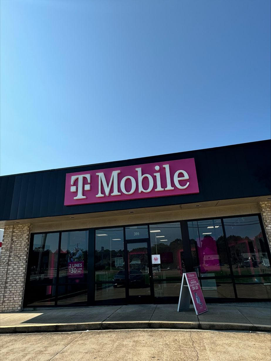  Exterior photo of T-Mobile Store at Hwy 80 W & Broadway St, Clinton, MS 