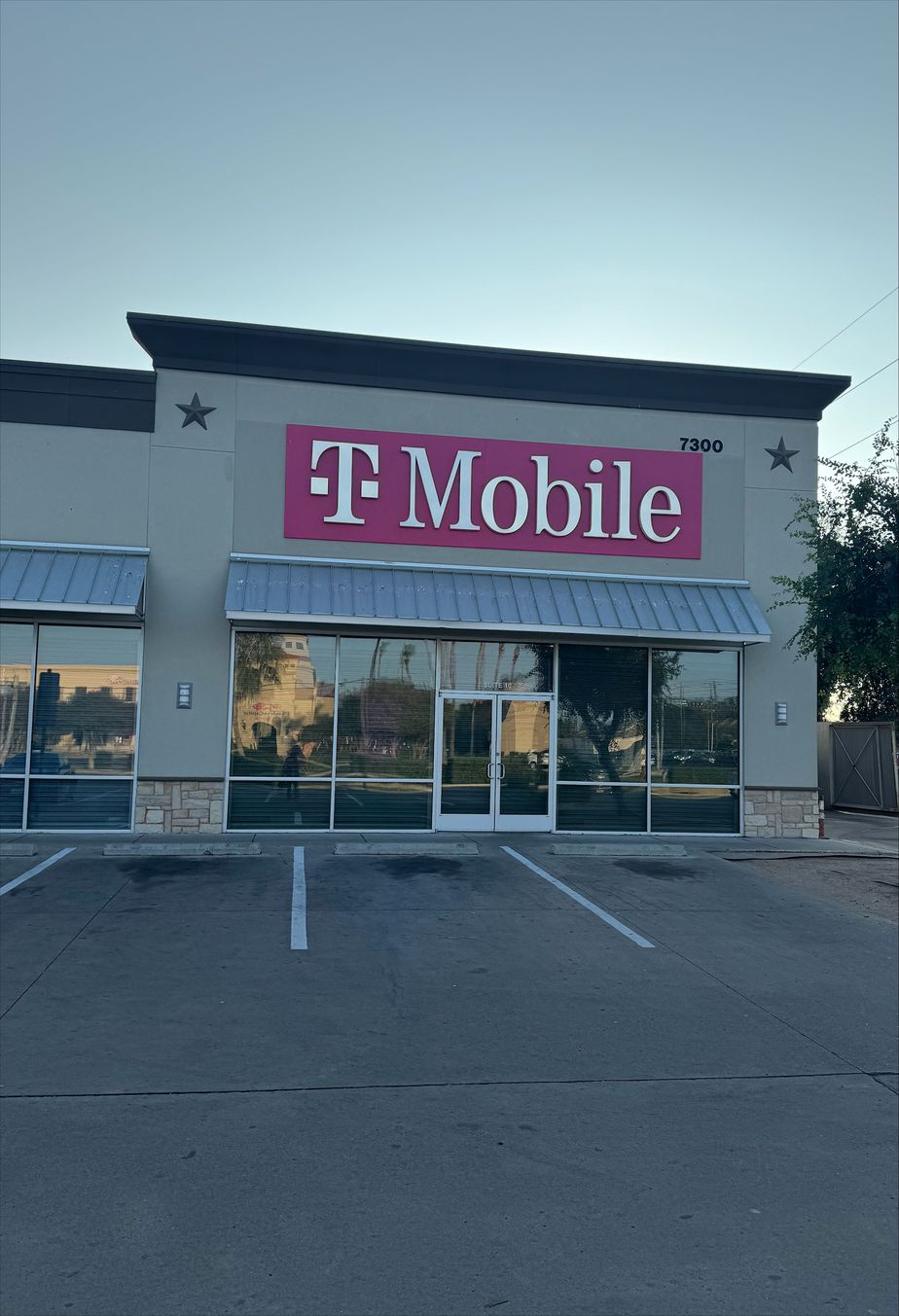 T-Mobile N 10th & W Trenton