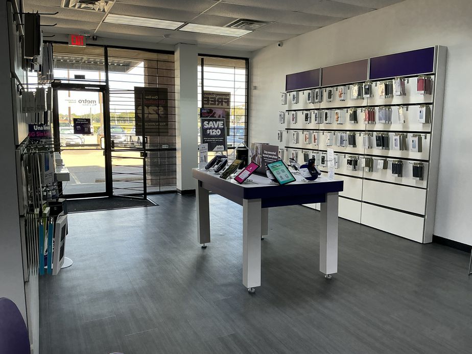 Metro by T-Mobile 12709 beechnut street, - 12709 beechnut street, 