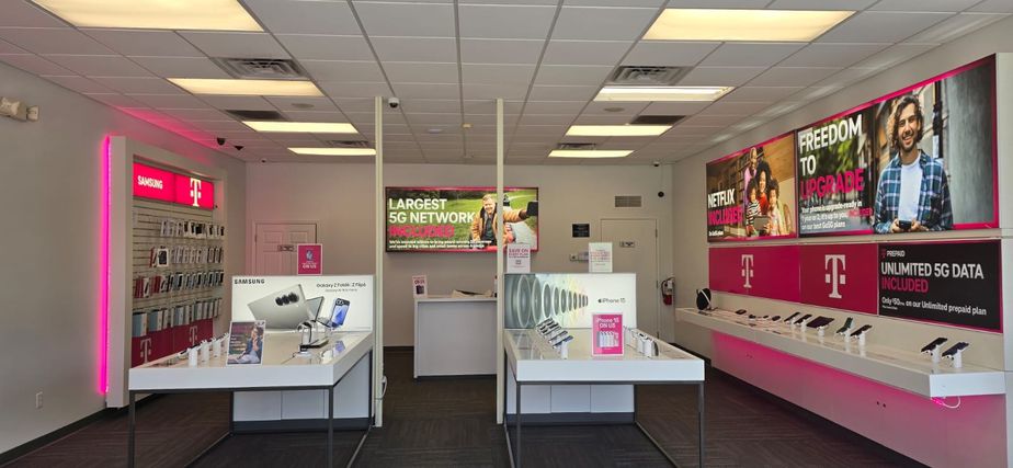Interior photo of T-Mobile Store at S State Road 228 & Phantom Ln, Macclenny, FL