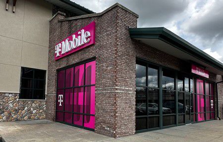 Exterior photo of T-Mobile Store at Springfield & San Martin, Bolivar, MO