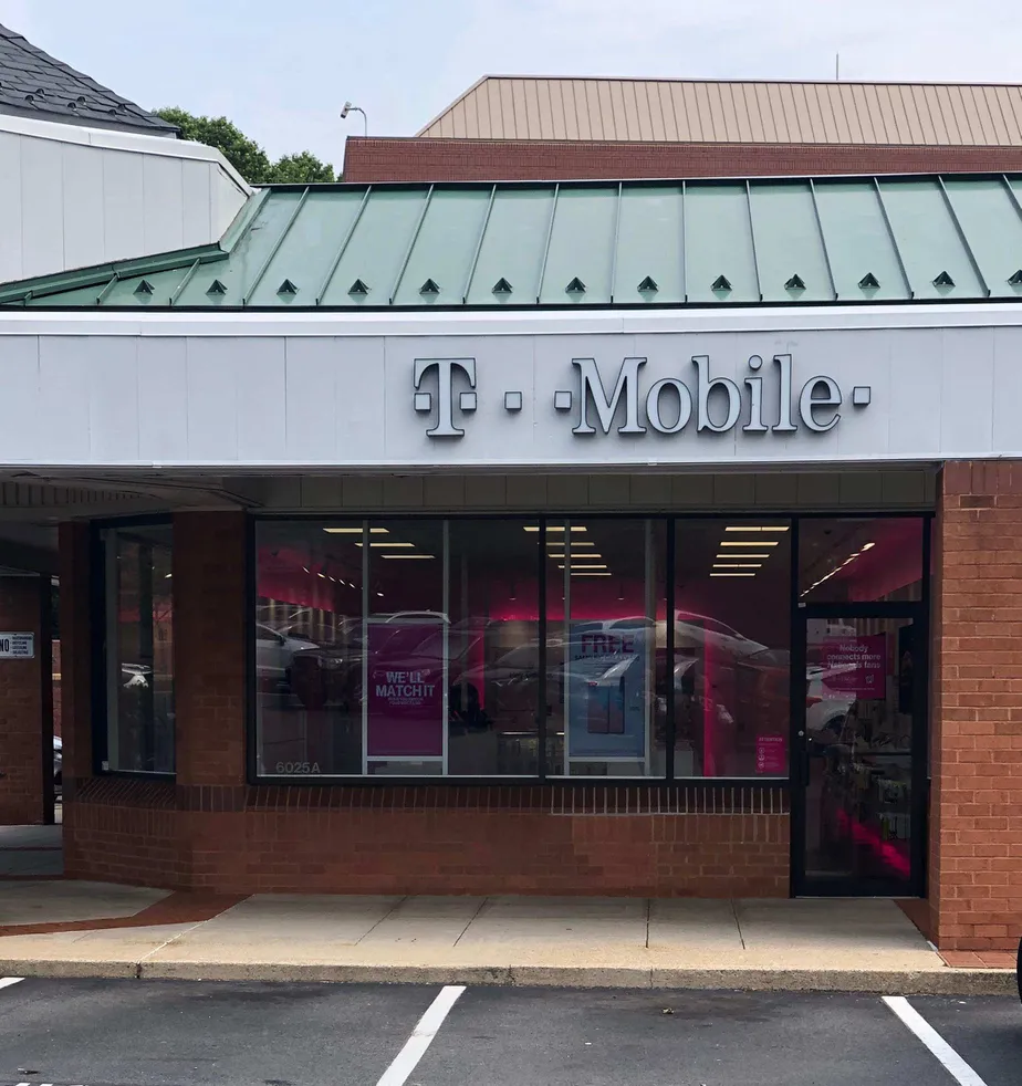 Exterior photo of T-Mobile store at Burke Centre Pkwy & Burke Commons Rd, Burke, VA
