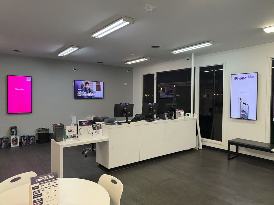 Metro by T-Mobile 602 Colusa Ave - 602 Colusa Ave 