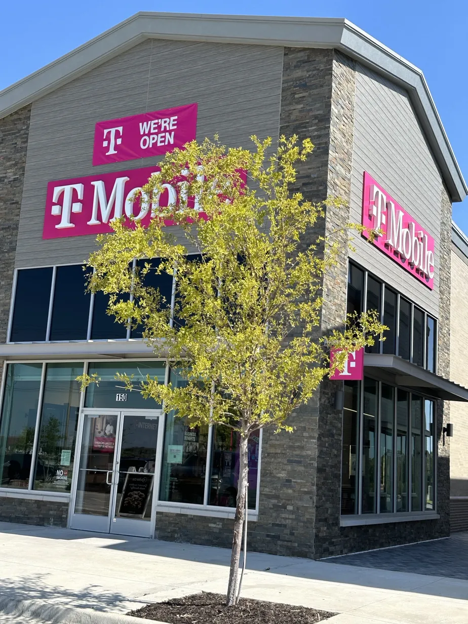 Exterior photo of T-Mobile Store at Hwy 380 & Hollyhock, Frisco, TX