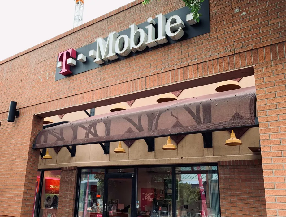  Exterior photo of T-Mobile store at S Mill Ave & W University Dr, Tempe, AZ 