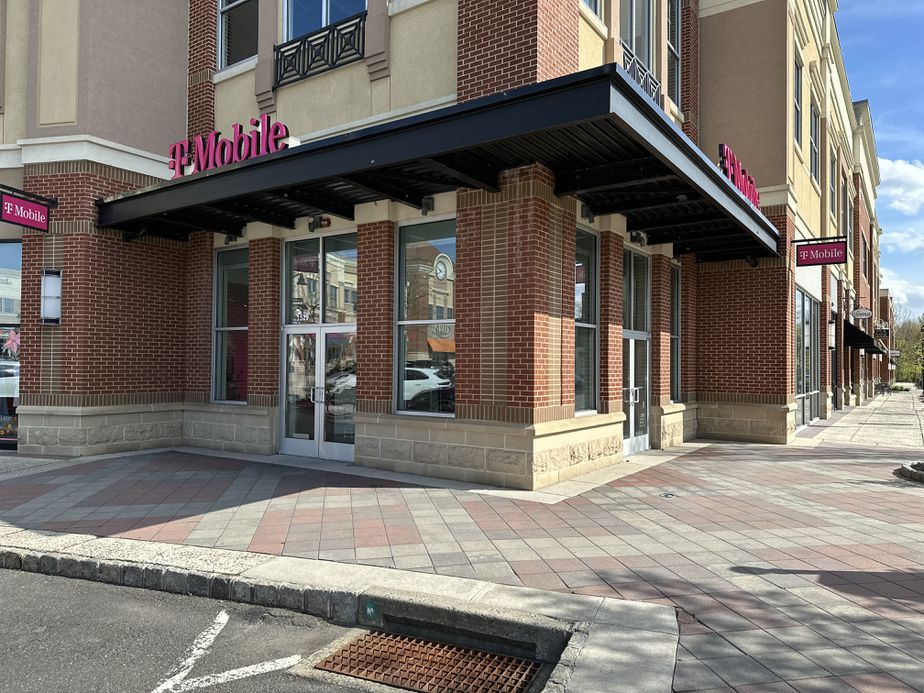 Exterior photo of T-Mobile Store at Valley Square, Warrington, PA