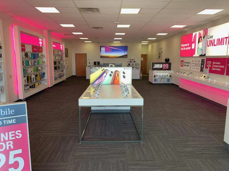  Interior photo of T-Mobile Store at Lexington Springmill Rd & 4th St, Ontario, OH 