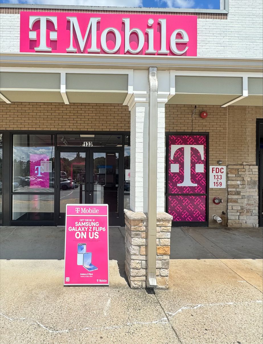 Exterior photo of T-Mobile Store at Weaver Blvd & I-26, Weaverville, NC