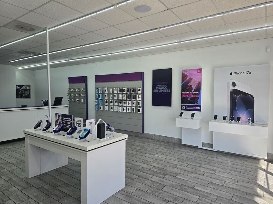 Metro by T-Mobile 606 Bandera Rd - 606 Bandera Rd 