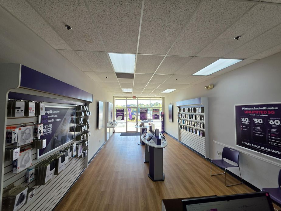 Metro by T-Mobile 5033 Brookhaven Rd - 5033 Brookhaven Rd 