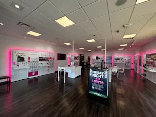  Interior photo of T-Mobile Store at Springfield Dirksen, Springfield, IL 
