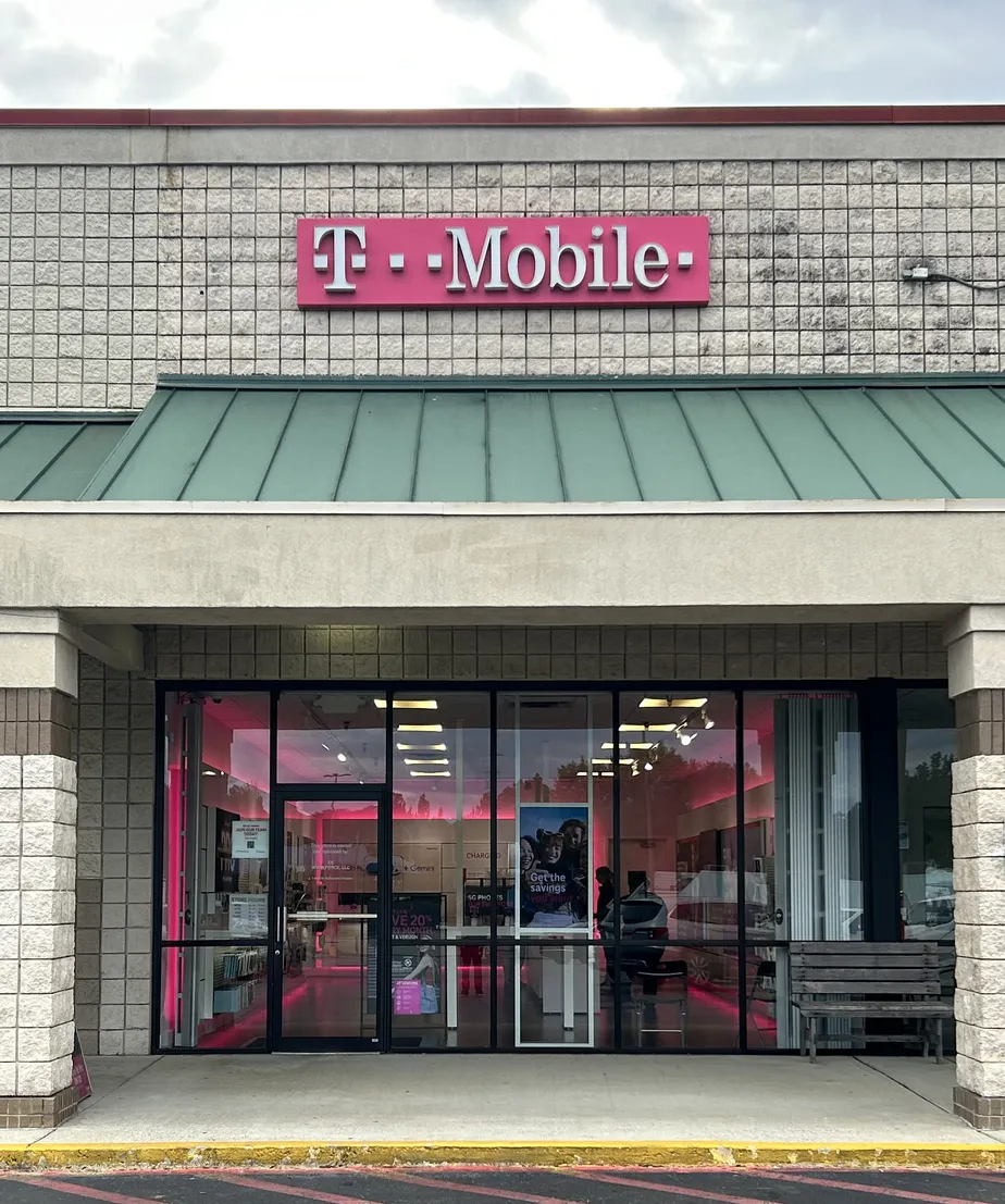  Exterior photo of T-Mobile Store at Martin St & Bruce Etheridge Pkwy, Pell City, AL 