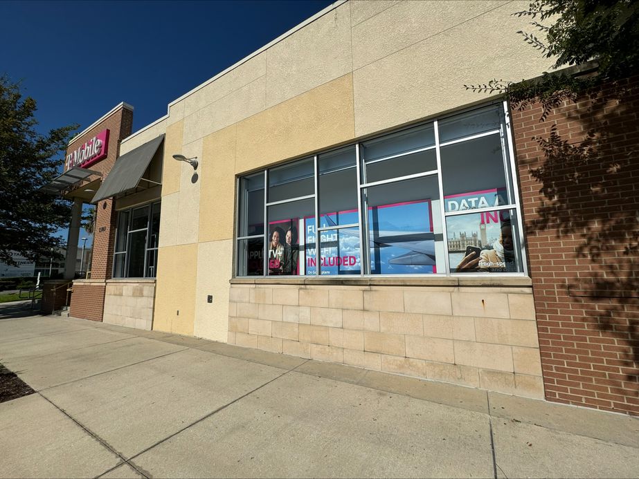 Exterior photo of T-Mobile Store at Sodo Shopping Center, Orlando, FL