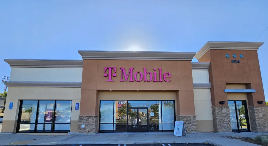 Exterior photo of T-Mobile Store at Sepulveda Blvd & S Vermont Ave, Harbor City, CA