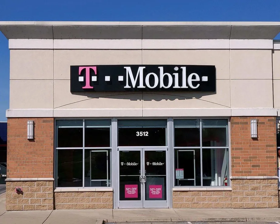 Exterior photo of T-Mobile store at Bardstown Rd & Bashford Manor Ln, Louisville, KY