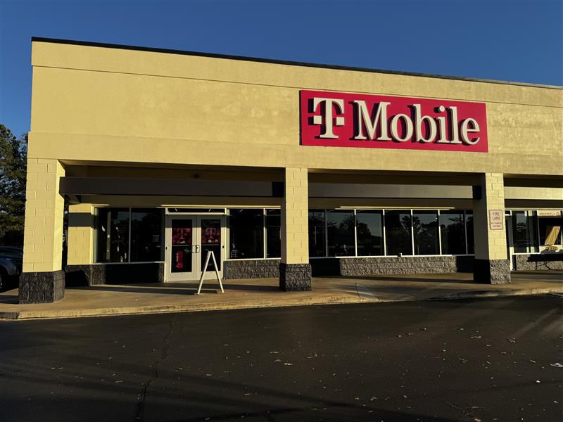 Exterior photo of T-Mobile Store at North Columbus Crossing, Columbus, GA