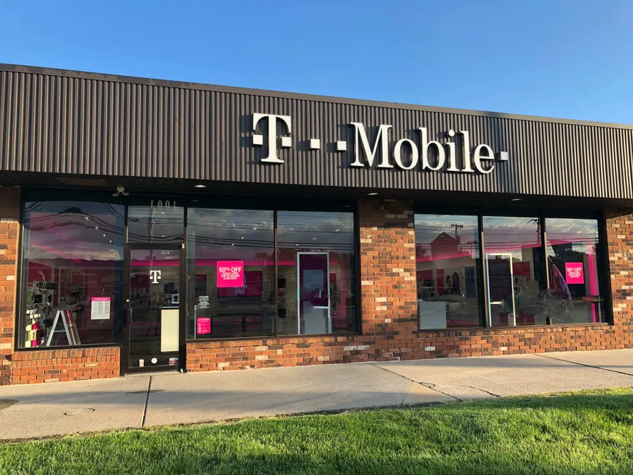 Exterior photo of T-Mobile store at Monroe St & Talmadge Rd, Toledo, OH