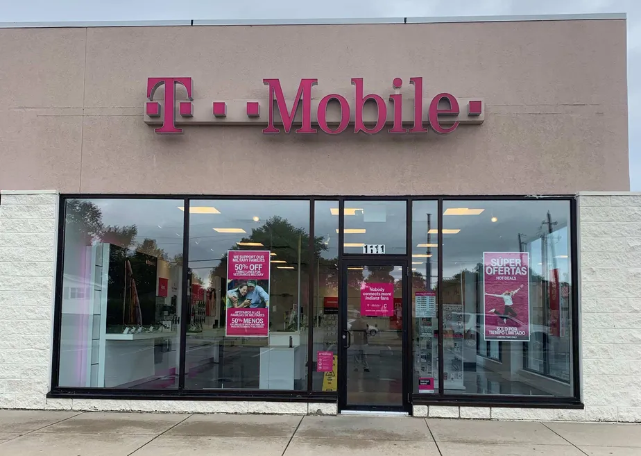 Exterior photo of T-Mobile store at Oberlin Ave & Meister Road, Lorain, OH