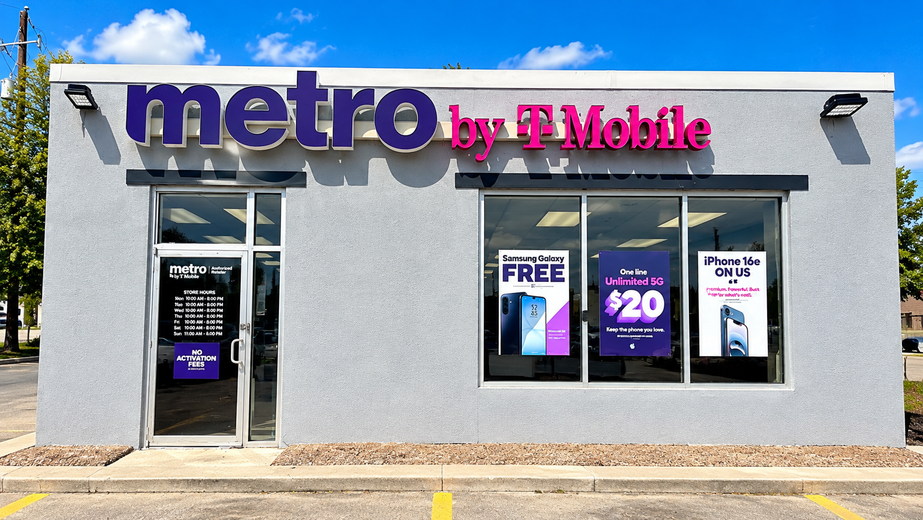 Metro by T-Mobile 900 W Rosedale St - 900 W Rosedale St 