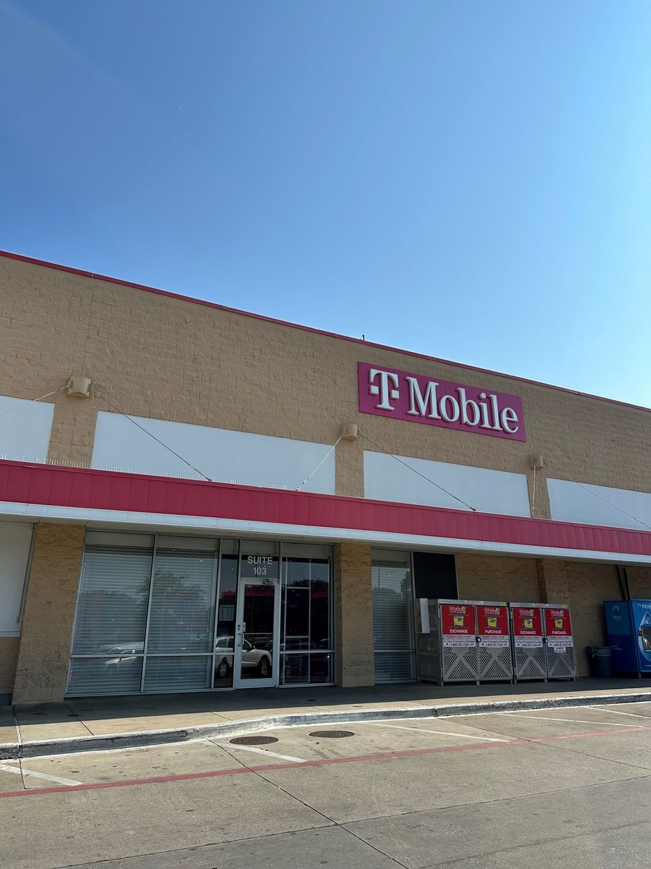 Exterior photo of T-Mobile Store at Jefferson, Dallas, TX