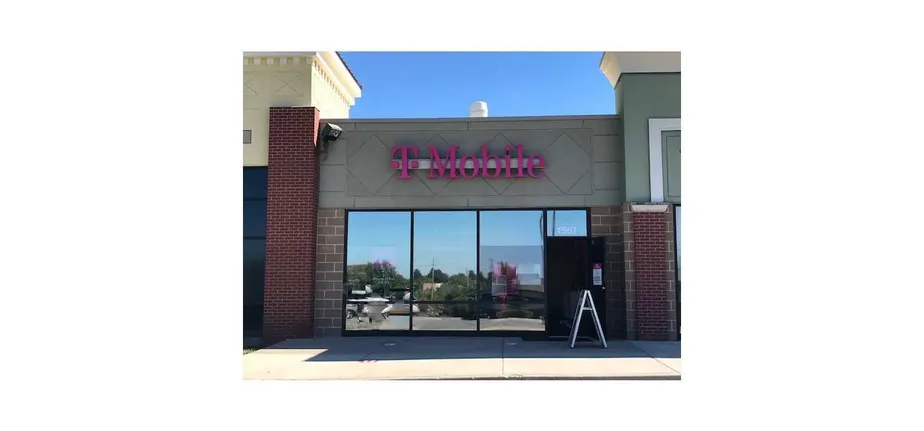 Exterior photo of T-Mobile Store at Ne Douglas St & Ne Mulberry St, Lee's Summit, MO