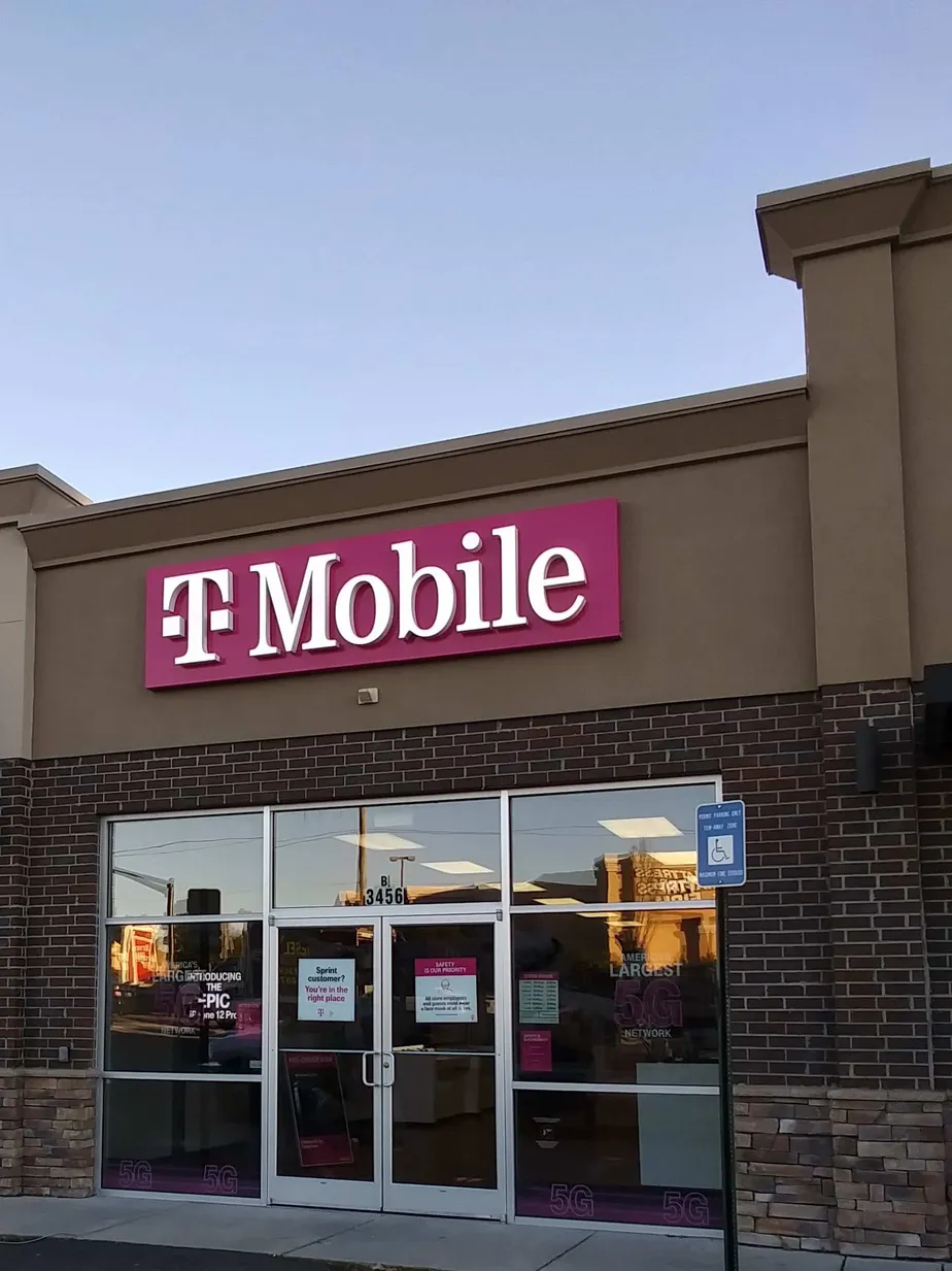 Exterior photo of T-Mobile store at Wrightsboro Rd & Augusta Mall, Augusta, GA
