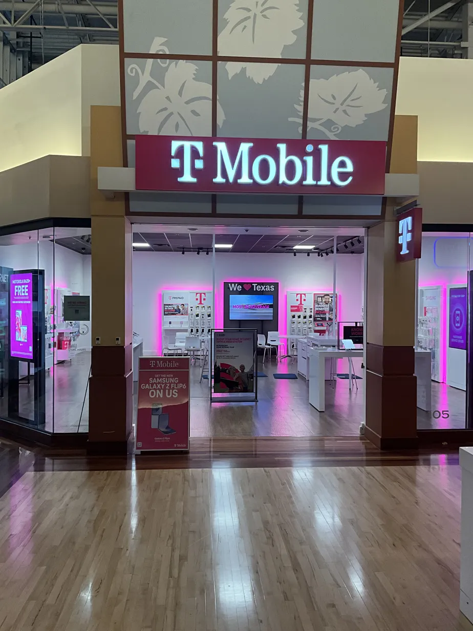  Exterior photo of T-Mobile Store at Grapevine Mills - South Ent, Grapevine, TX 