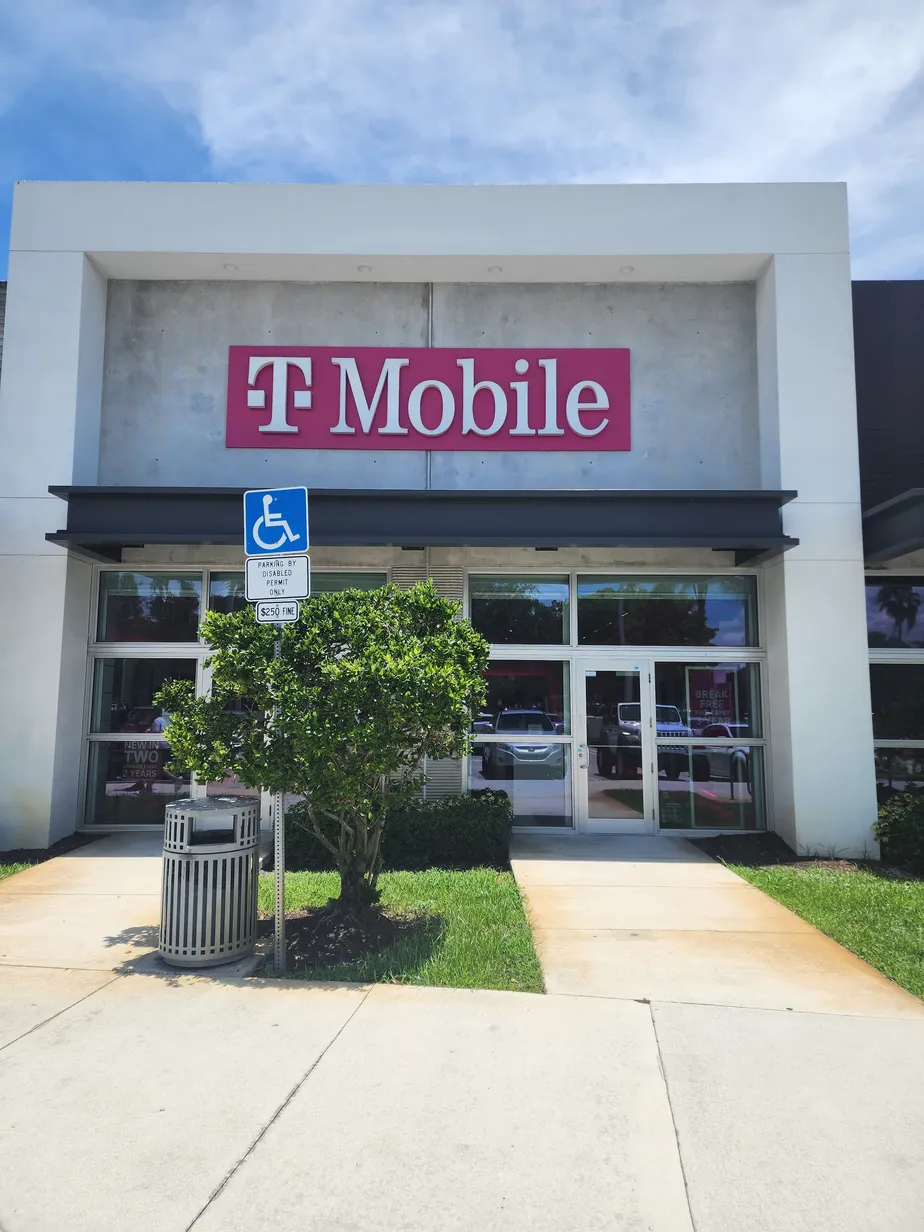 Exterior photo of T-Mobile Store at N Federal & Ne 24th Street, Pompano Beach, FL