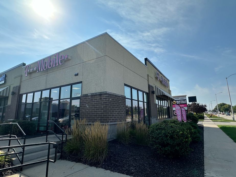 Exterior photo of T-Mobile Store at S 27th & West Loomis, Milwaukee, WI