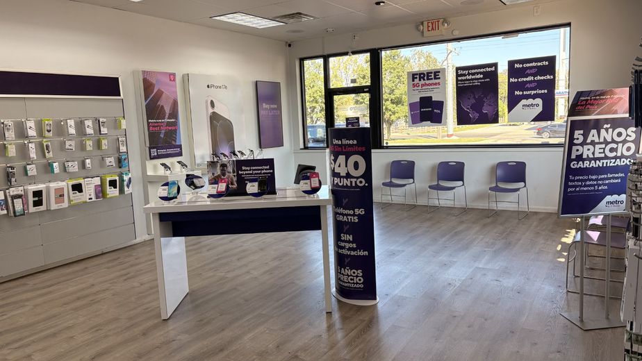 Metro by T-Mobile 3205 Union St - 3205 Union St 