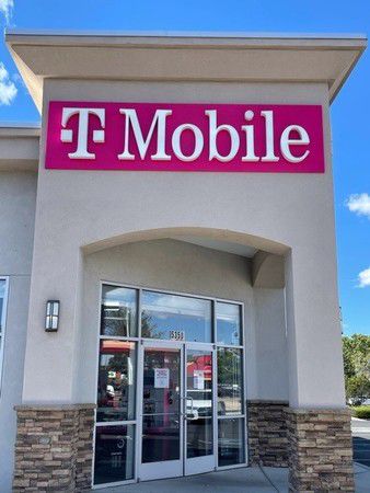 Exterior photo of T-Mobile Store at Academy & San Mateo, Albuquerque, NM