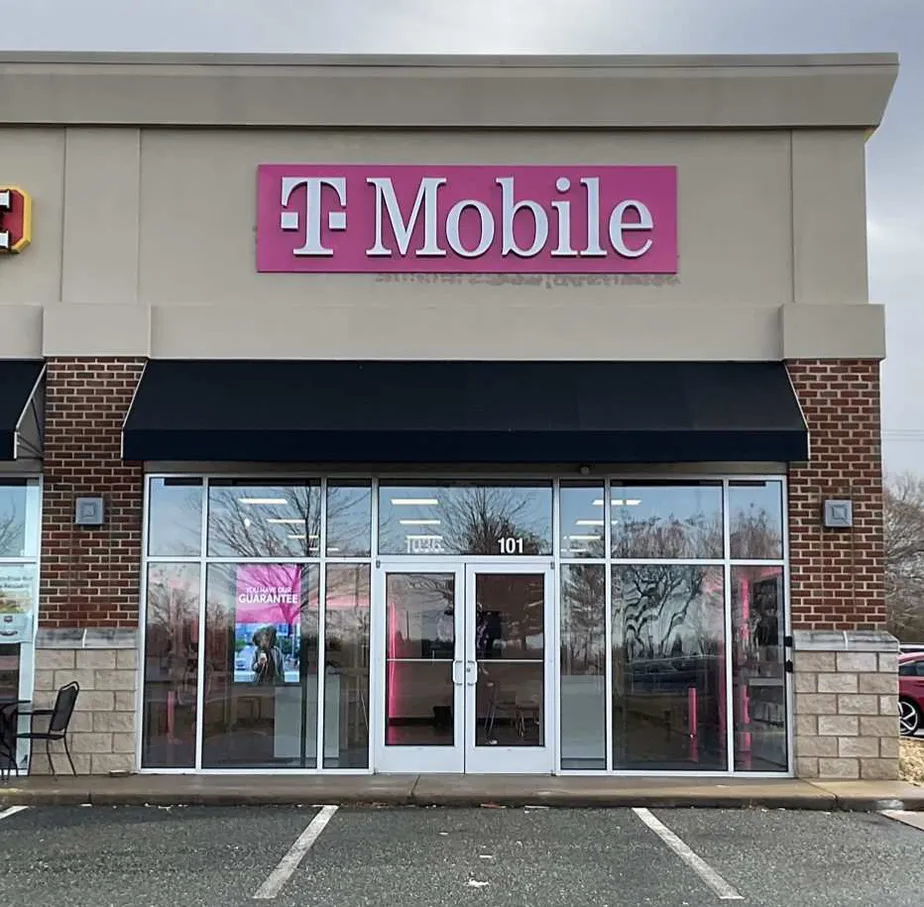 Exterior photo of T-Mobile Store at Warrenton & Stafford Lakes, Fredericksburg, VA