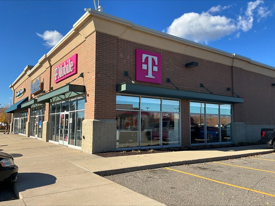 T-Mobile M-39 & Outer Dr