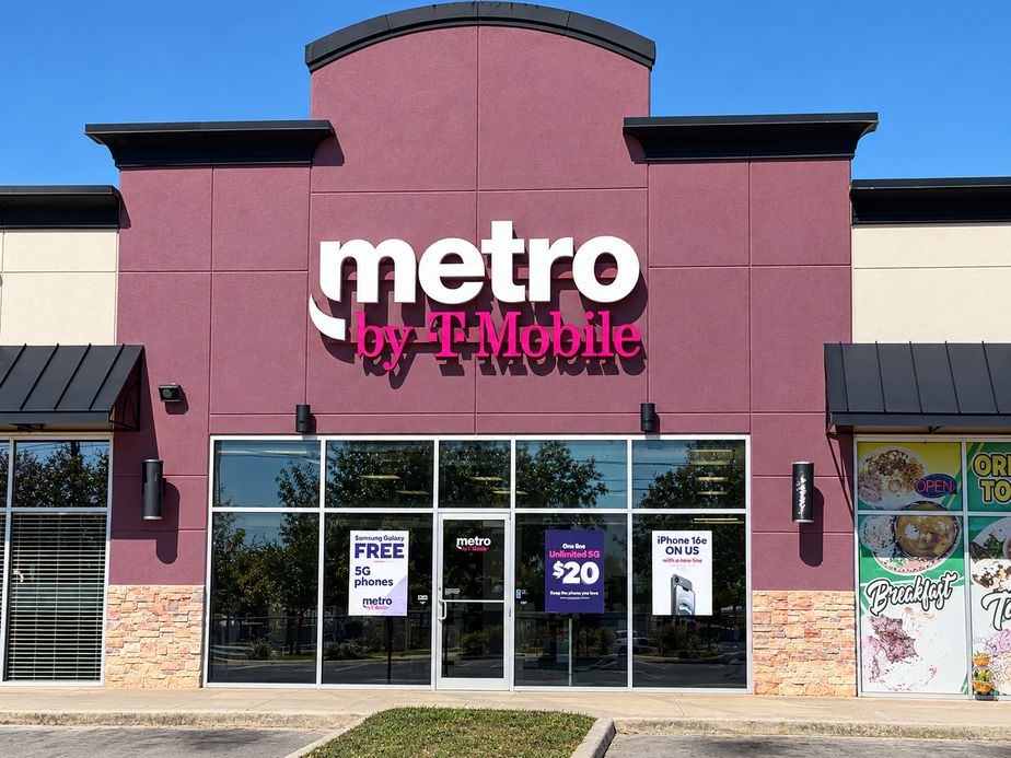Metro by T-Mobile 5203 Eisenhauer Rd - 5203 Eisenhauer Rd 