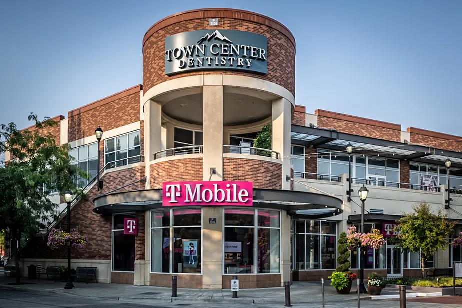  Exterior photo of T-Mobile Store at Redmond Town Center, Redmond, WA 