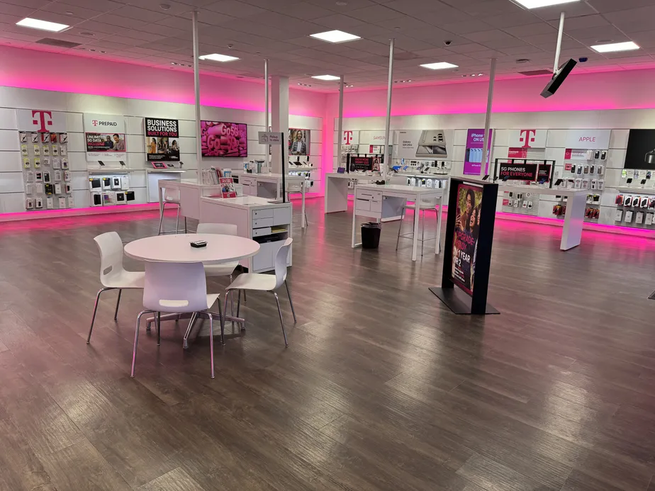  Interior photo of T-Mobile Store at Hudson Rd & Woodbury Dr, Woodbury, MN 