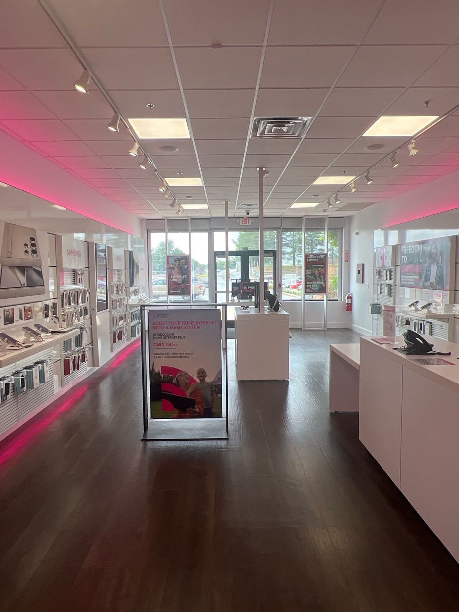 Interior photo of T-Mobile Store at Shops at Billerica, Billerica, MA