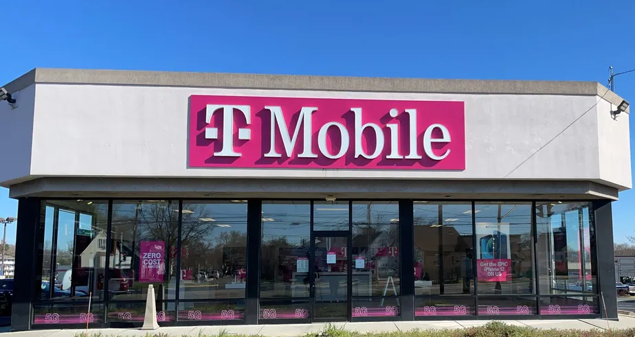 Foto del exterior de la tienda T-Mobile en Browning Ln & Kings Hwy, Brooklawn, NJ