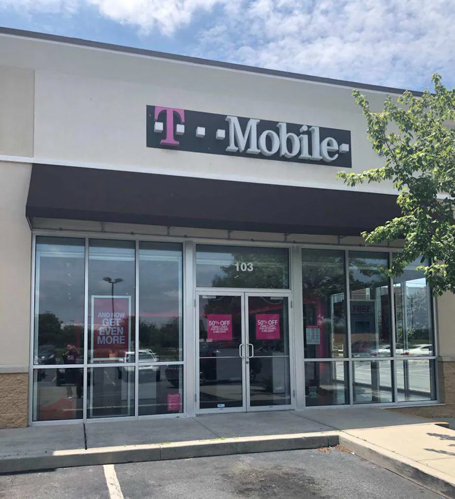 Exterior photo of T-Mobile store at N Dupont Hwy & Dover Downs Rd, Dover, DE