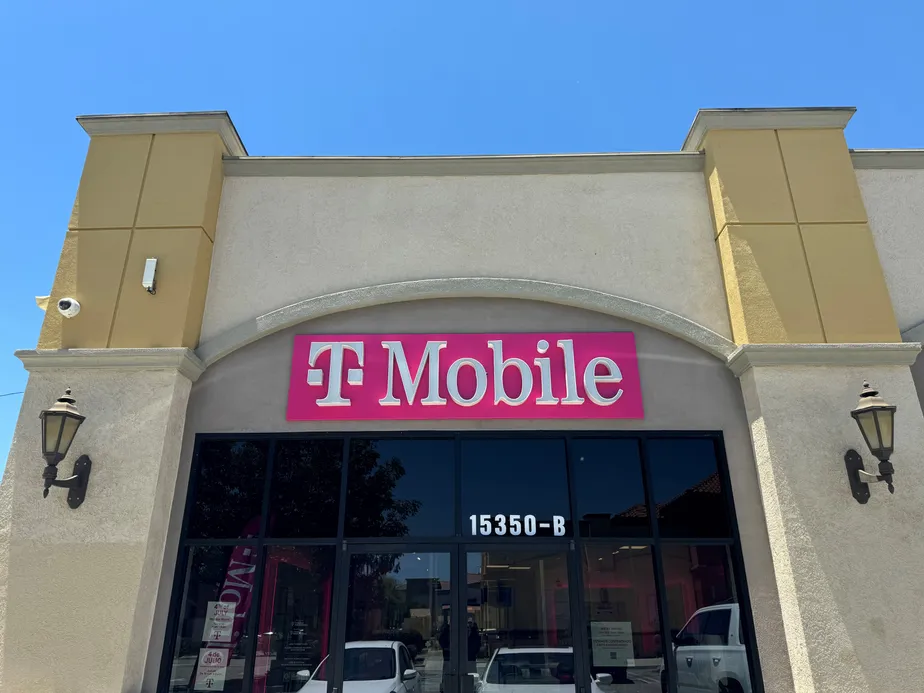  Exterior photo of T-Mobile Store at Sepulveda & Nordhoff, North Hills, CA 