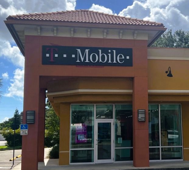 Exterior photo of T-Mobile Store at Missouri Ave N & Rosery Rd NW, Largo, FL