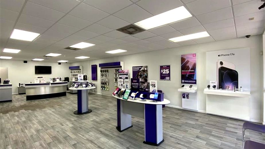 Metro by T-Mobile 18608 NW 67th Ave - 18608 NW 67th Ave 