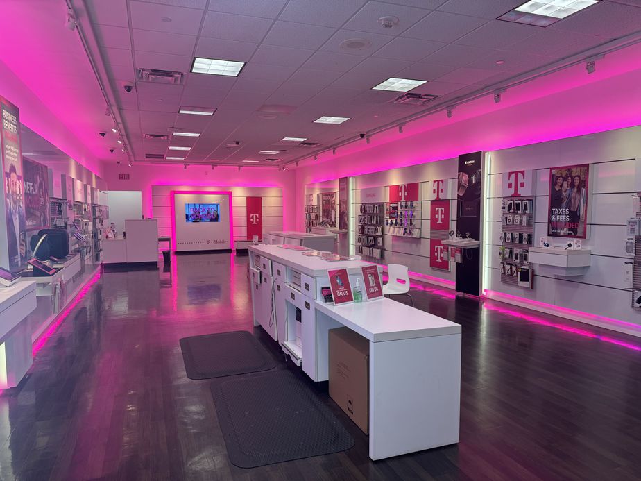  Interior photo of T-Mobile Store at The Shops At Mission Viejo, Mission Viejo, CA 