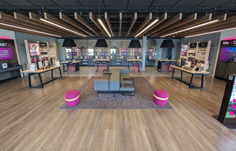  Interior photo of T-Mobile Store at Kirkwood Hwy & Monica Blvd, Wilmington, DE 