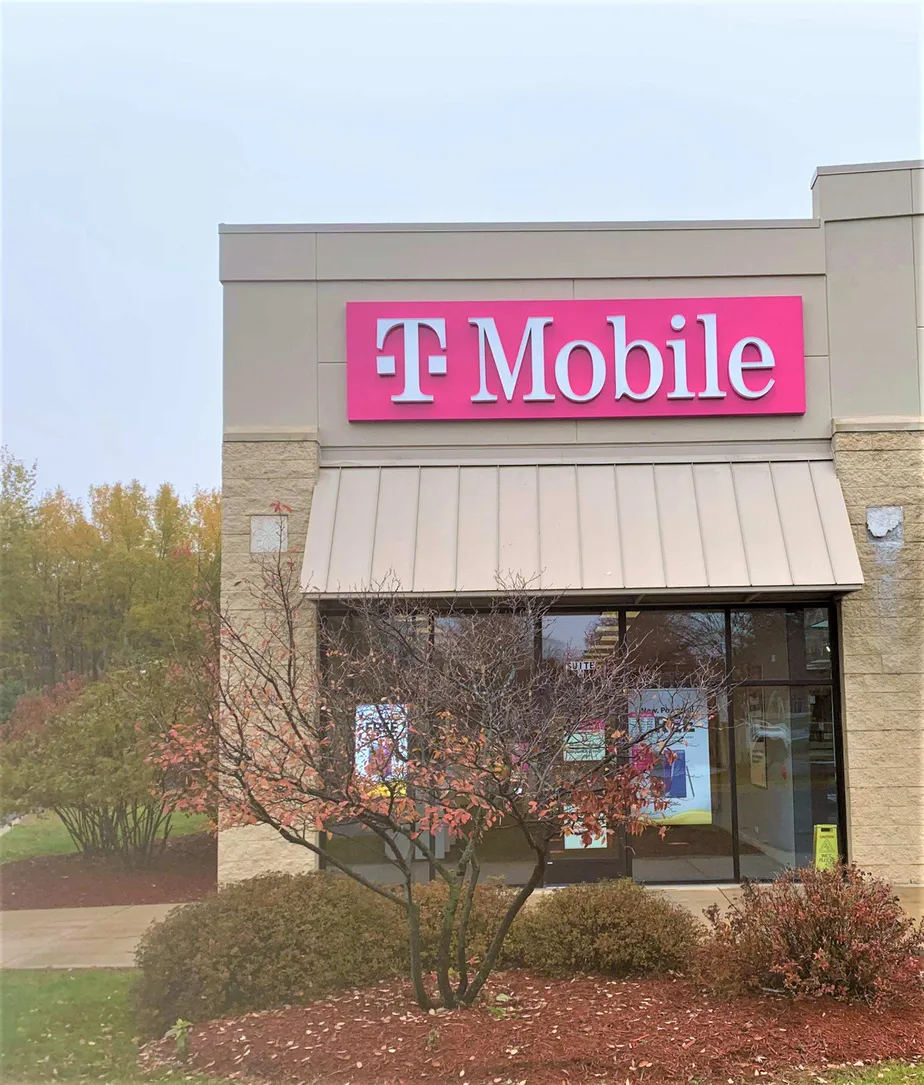  Exterior photo of T-Mobile store at Isabella Dr & Waldron Way, Big Rapids, MI 