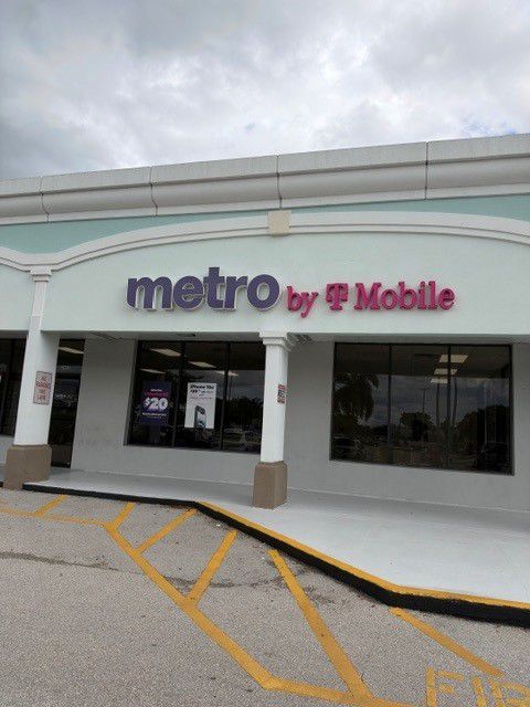 Metro by T-Mobile 2435 10Th Ave N - 2435 10Th Ave N 