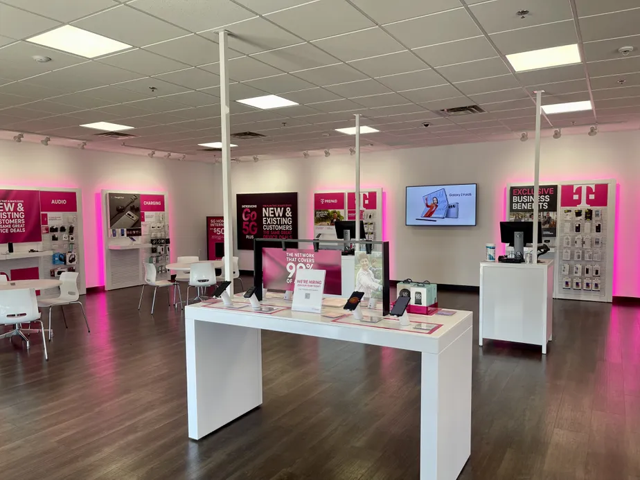 Interior photo of T-Mobile Store at Gordon Dr & Stone Ave, Sioux City, IA