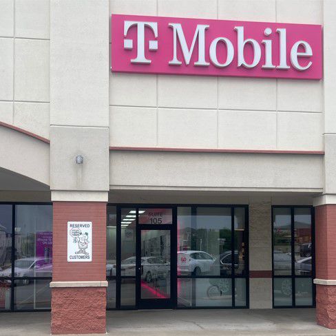 Exterior photo of T-Mobile Store at Nifong Blvd & Buttonwood Dr, Columbia, MO
